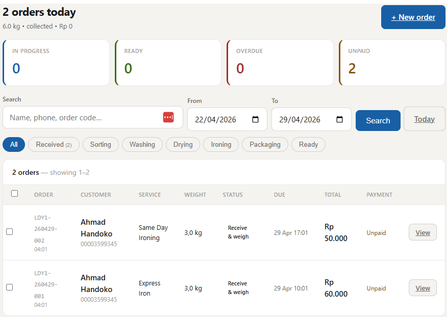 POS order list with filter bar, status badges, payment badges and bulk-select checkboxes